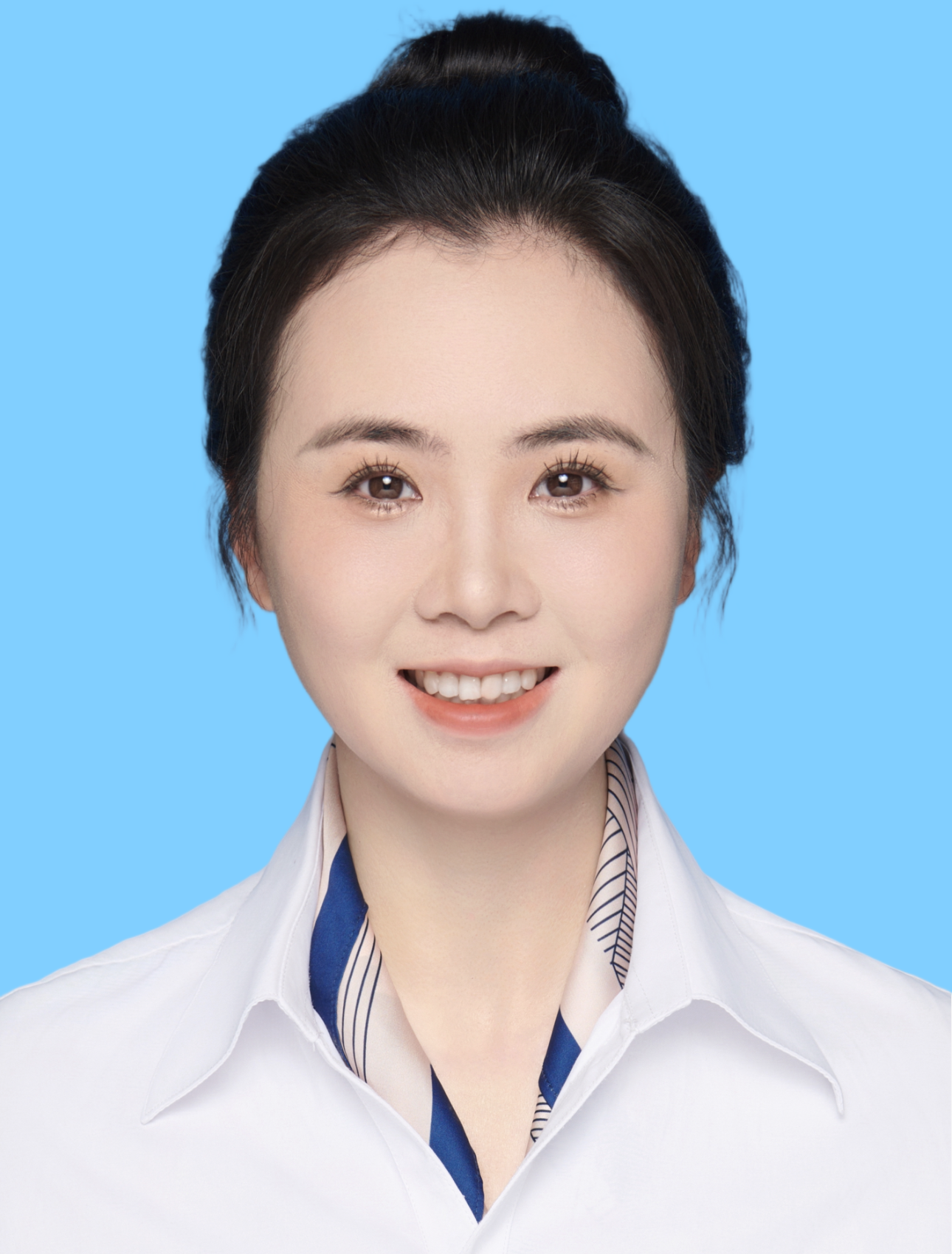29388_9555_WPS证件照李星云.png